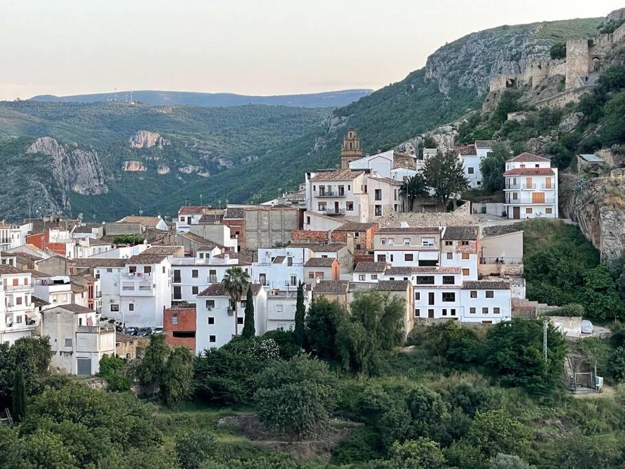 Mountain Retreat With Stunning Terrace Views * Pedralba